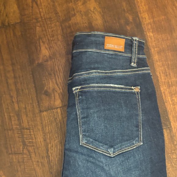Judy Blue Dark Wash Jeans - Picture 4 of 5